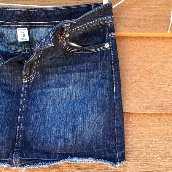 Old Navy Cut Off Jean Skirt - Picture 4 of 8